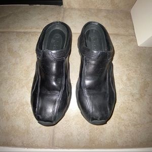 Timberland black leather mules size 7.5